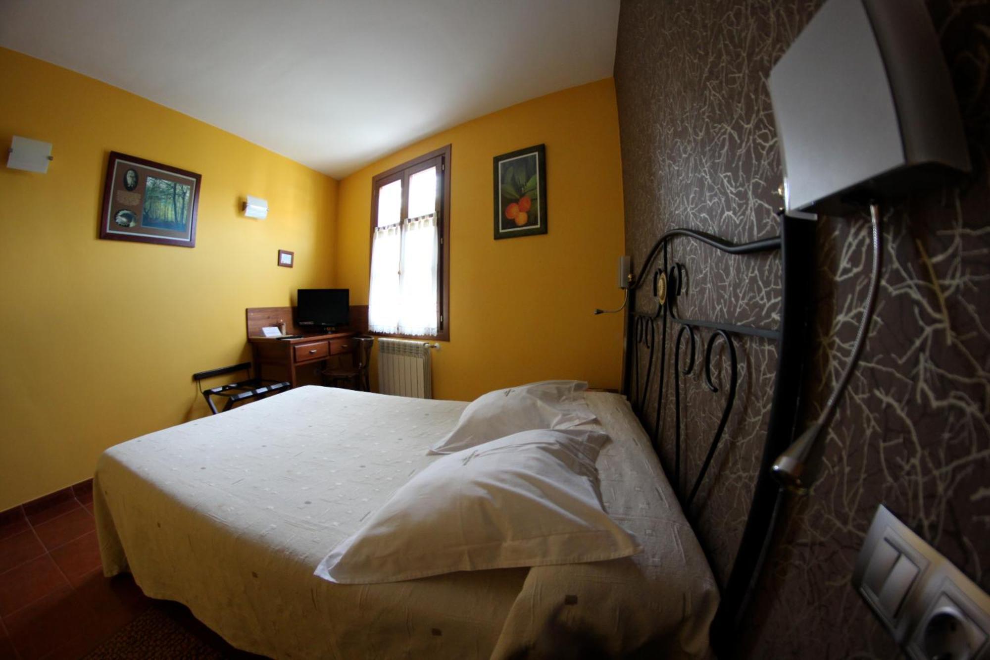 Hotel Rural Cuartamenteru Po de Llanes Eksteriør billede